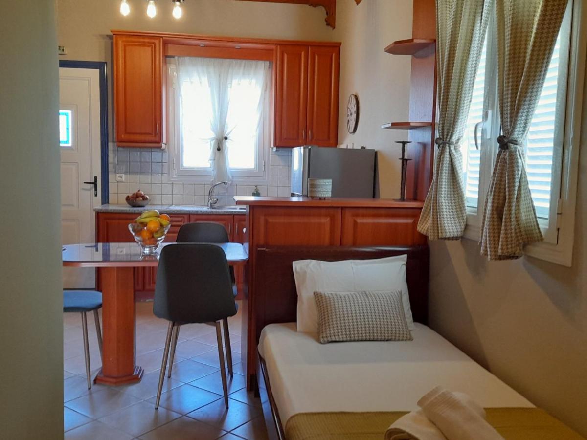 Apartamento Katerina House Finikounta Exterior foto